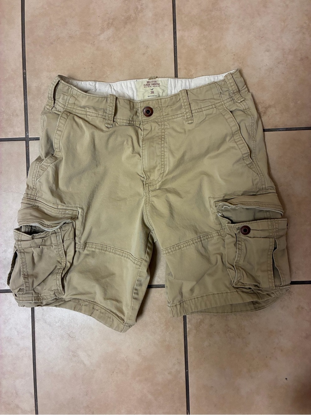 Vintage Hollister  Men's Tan Cargo Shorts - Multi-Pocket Utility